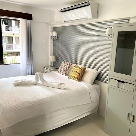 Stunning 2Br Apt, 65 Sq M Netflix At Rosewood Pointe Residences Near Bgc Manila Exterior photo