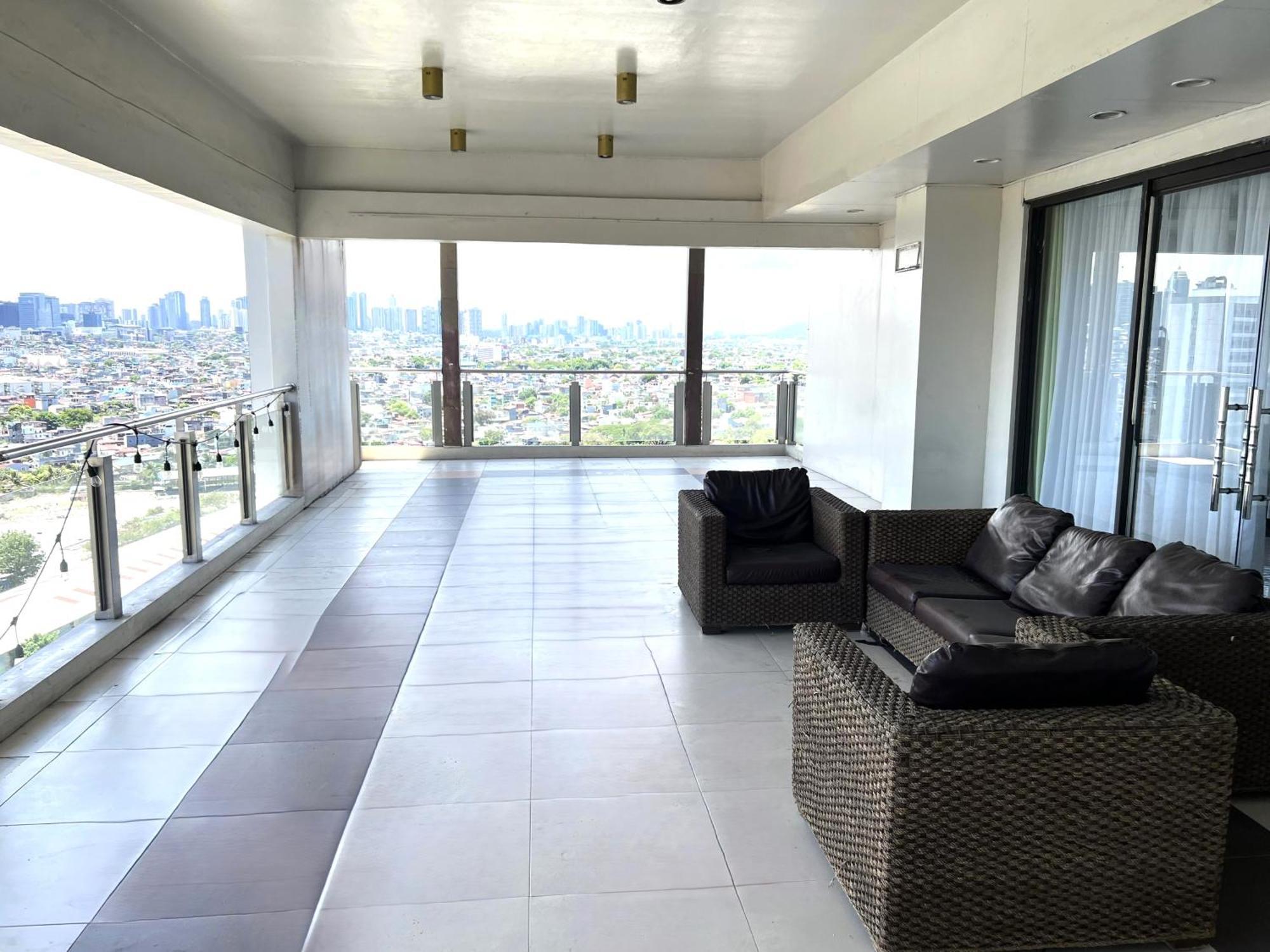 Stunning 2Br Apt, 65 Sq M Netflix At Rosewood Pointe Residences Near Bgc Manila Exterior photo